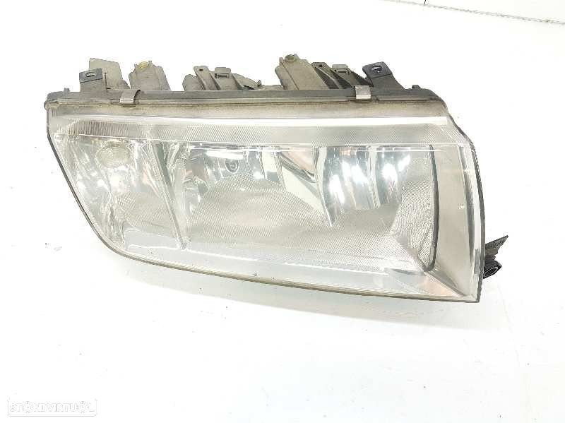 FAROL DIREITO SKODA FABIA I 2002 - 4
