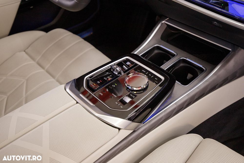 BMW Seria 7 - 34
