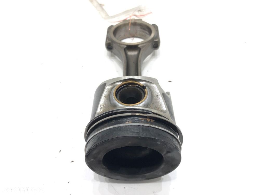 TŁOK Z KORBOWODEM - 86.00 PLN - AUDI A4 B8 Avant (8K5) 2007 - 2015 2.0 TDI 105 kW [143 KM] olej - 1