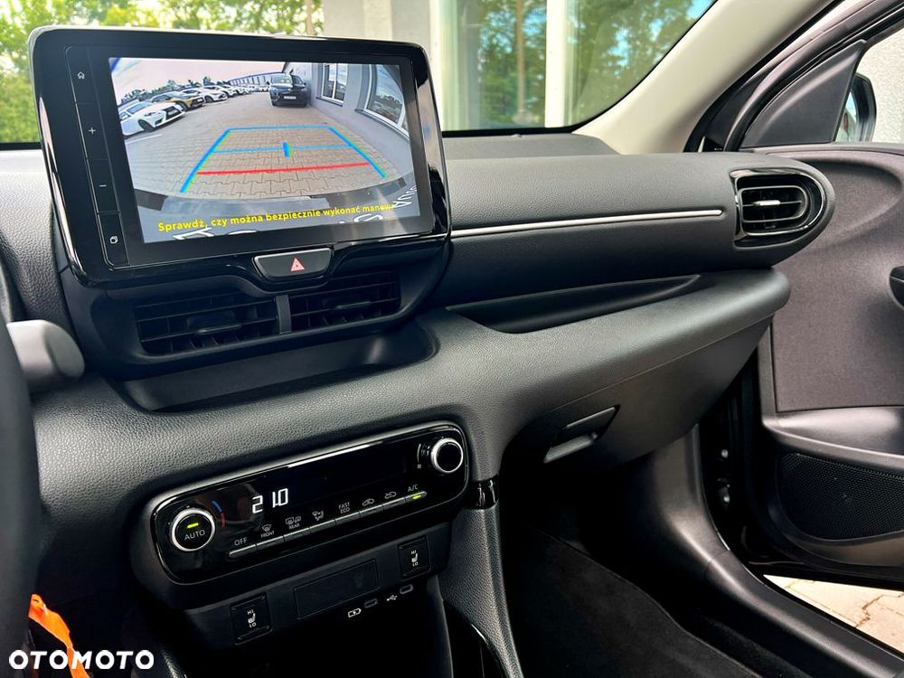 Toyota Yaris Hybrid 1.5 Style - 12
