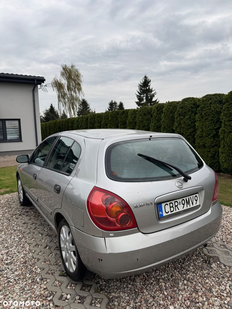 Nissan Almera 1.5 Visia + - 6