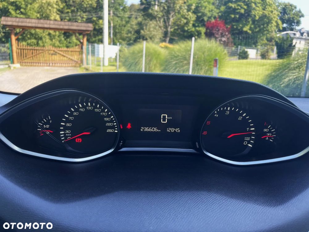 Peugeot 308 SW BlueHDi 120 Stop & Start Allure - 22