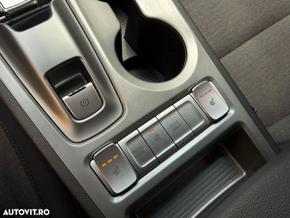 Hyundai KONA Select - 10