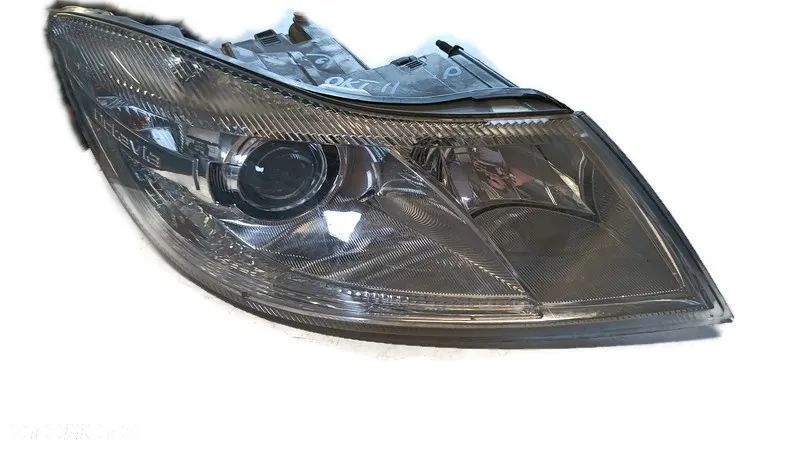 SKODA OCTAVIA II 10r LAMPA PRAWY PRZÓD XENON SKRĘTNY EUROPA - 1