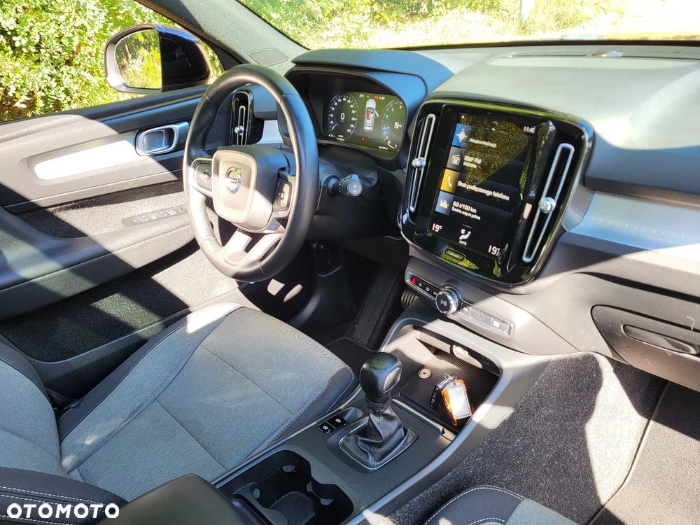 Volvo XC 40 T2 Momentum - 19