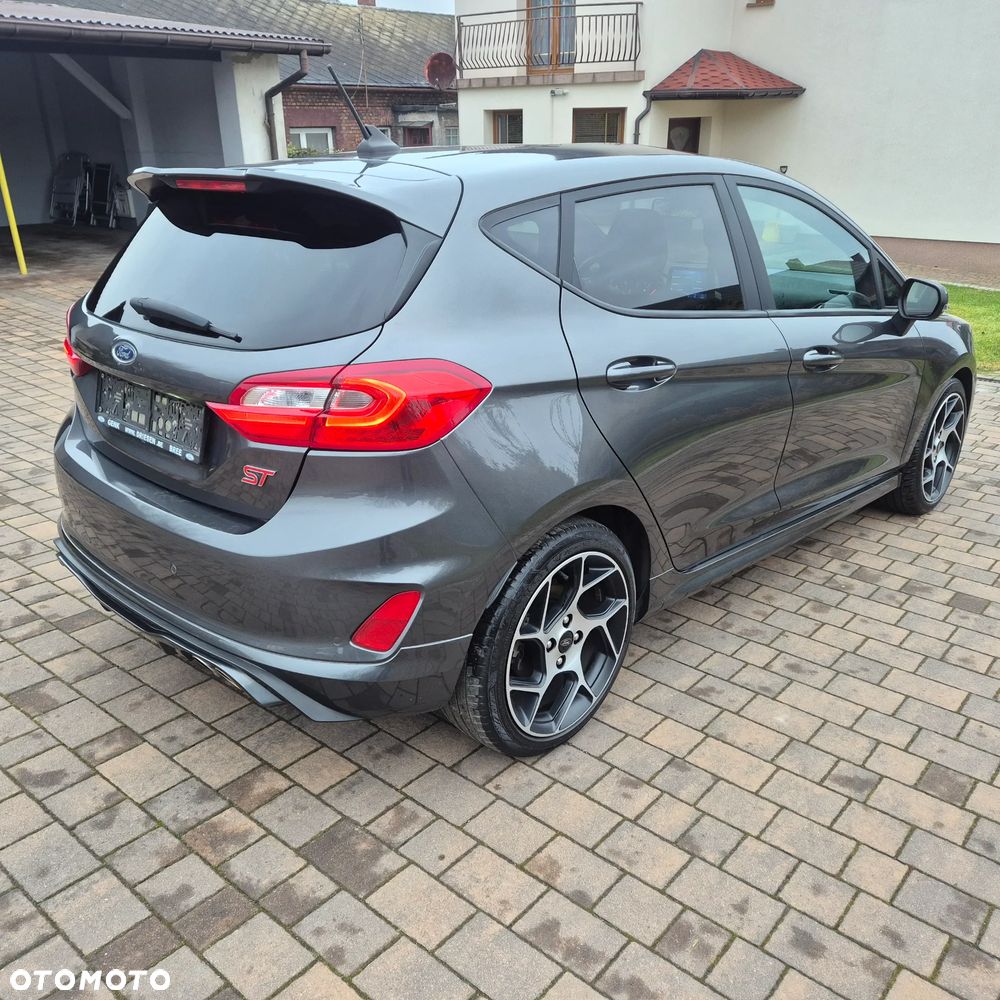 Ford Fiesta - 21