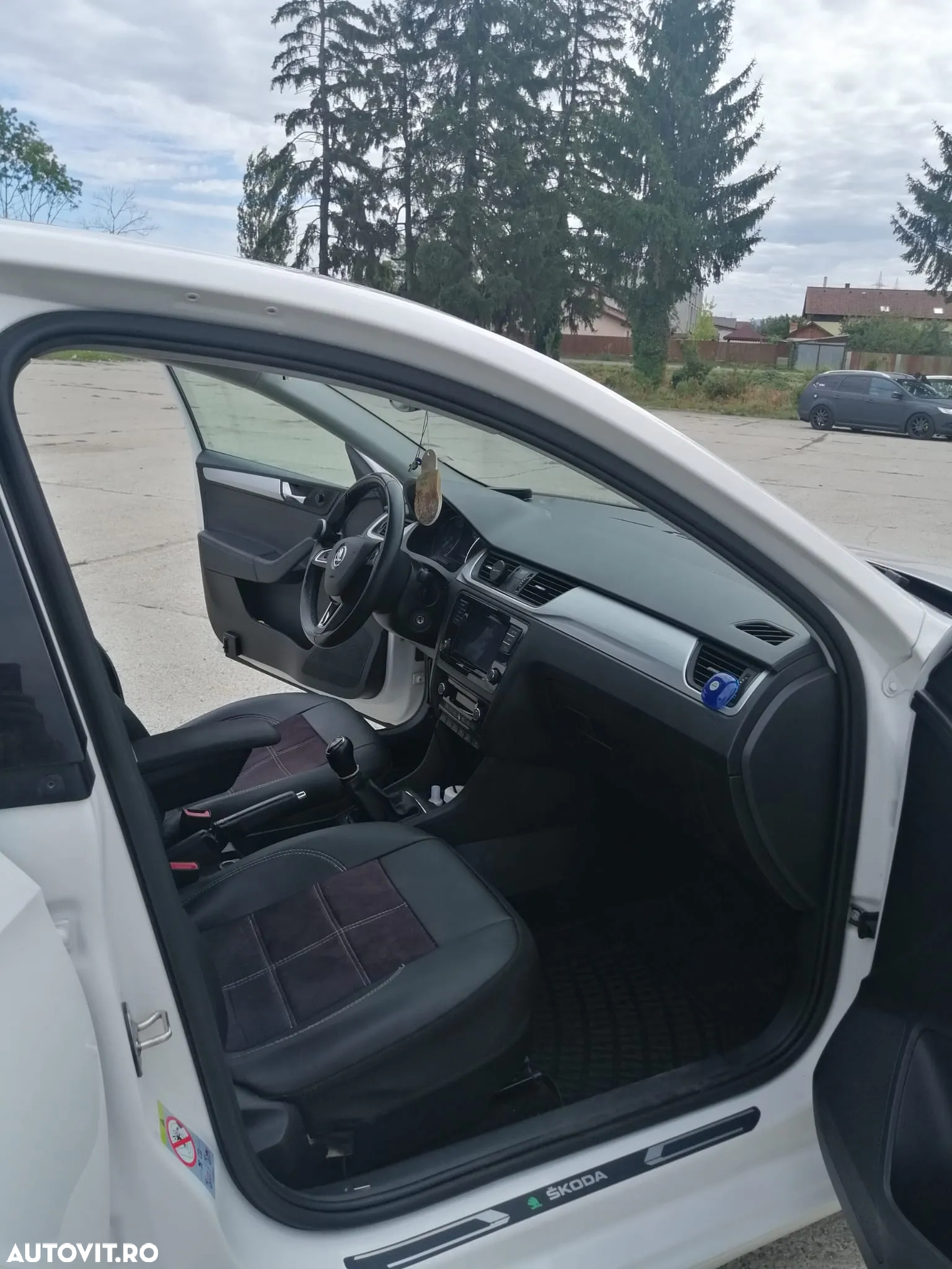 Skoda RAPID 1.0 TSI Ambition - 10