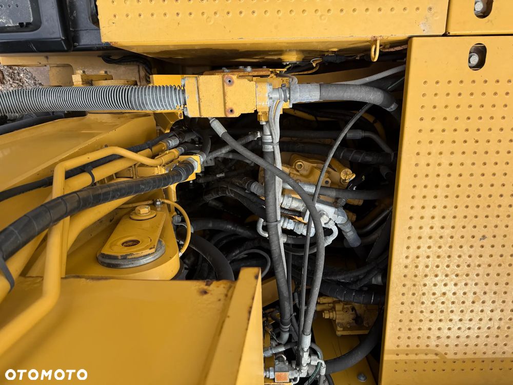 Caterpillar 324 E - 17