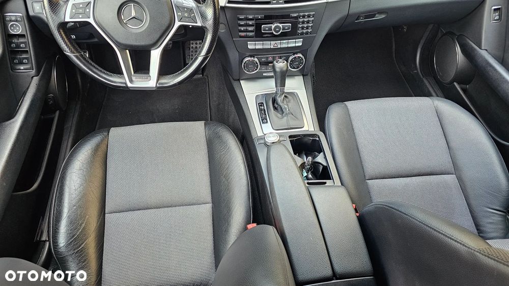 Mercedes-Benz Klasa C 350 T CDI DPF (BlueEFFICIENCY) 7G-TRONIC Avantgarde - 29