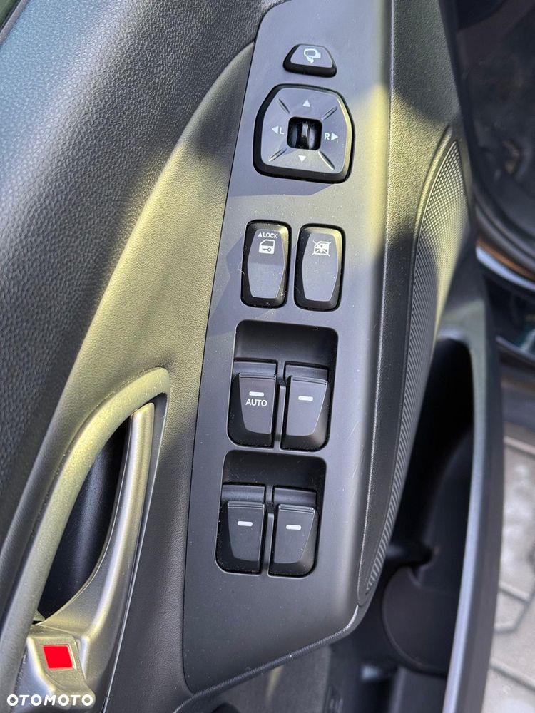 Hyundai ix35 1.7 CRDi 2WD blue Finale Gold - 37