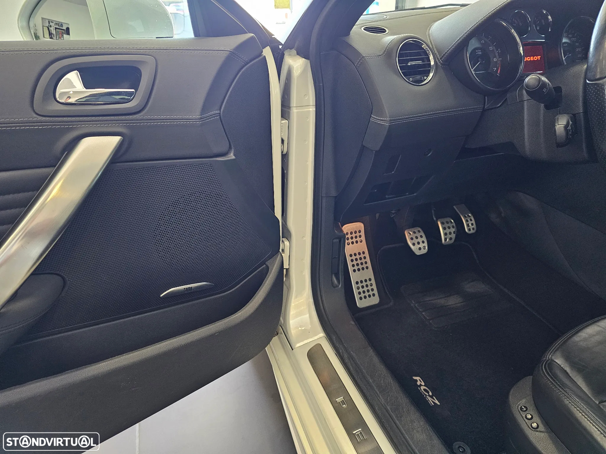 Peugeot RCZ 1.6 200 THP GT-Line - 4