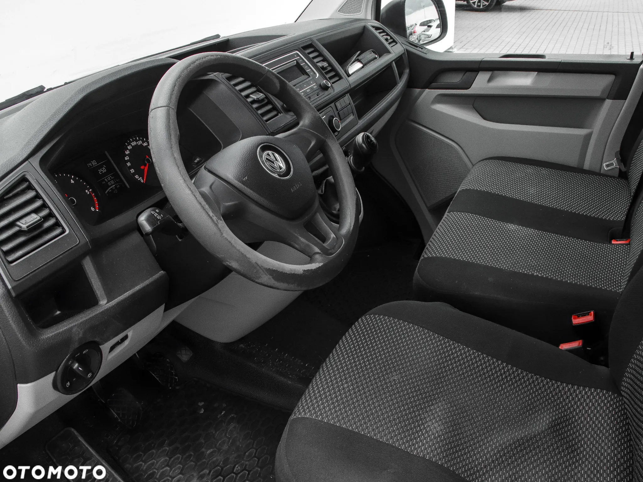 Volkswagen Transporter - 9