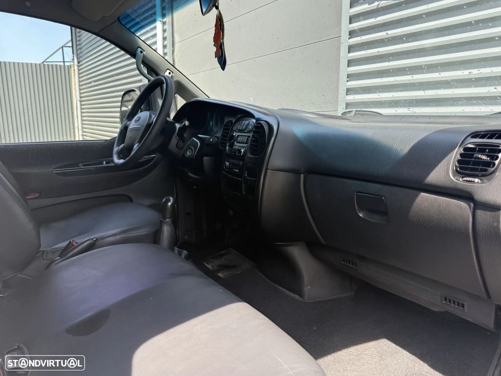 Hyundai H-1 - 13