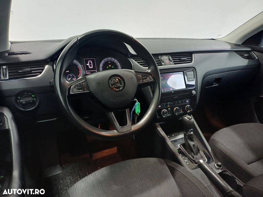 Skoda Octavia 1.5 TSI DSG Style - 6