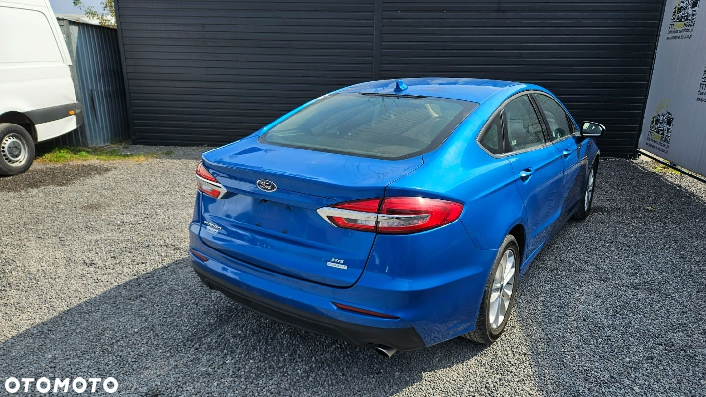 Ford Fusion - 22