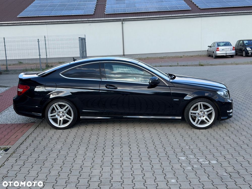 Mercedes-Benz Klasa C 180 CGI BlueEff - 12
