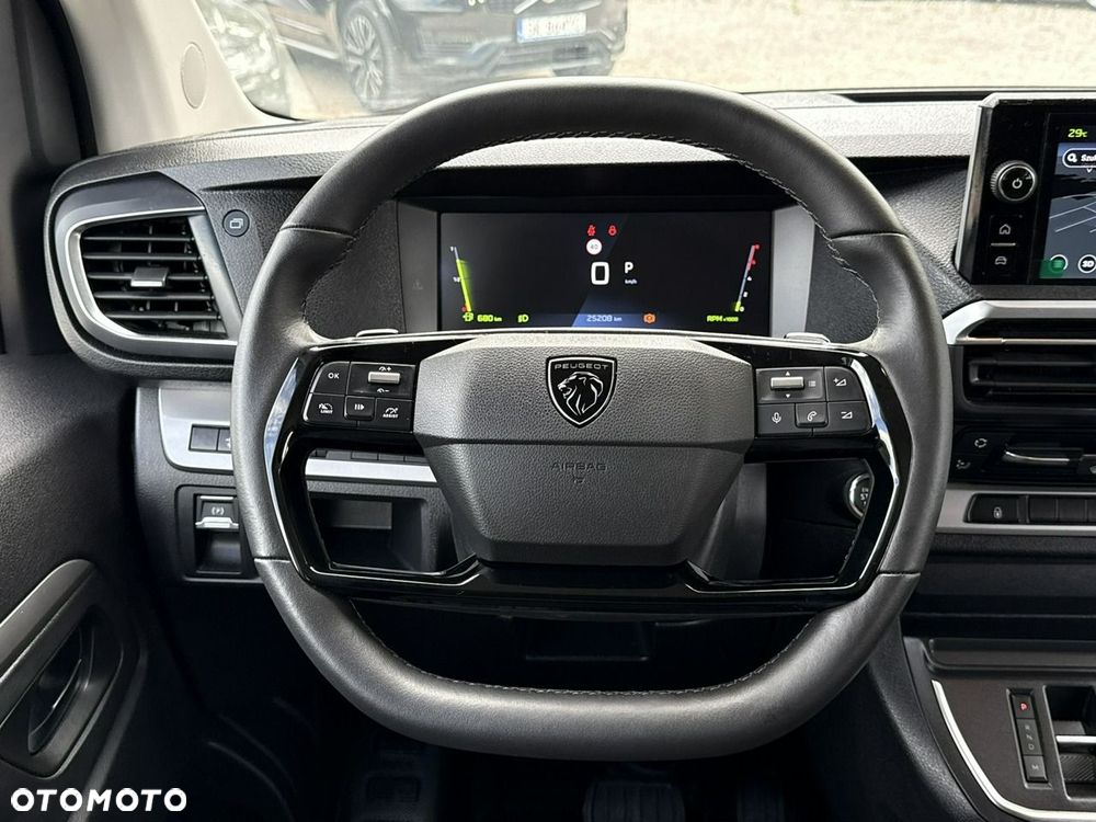 Peugeot Traveller - 21
