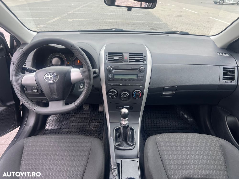 Toyota Corolla - 3