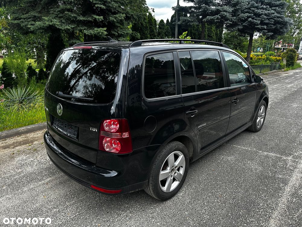 Volkswagen Touran 1.9 TDI DPF DSG Trendline - 4