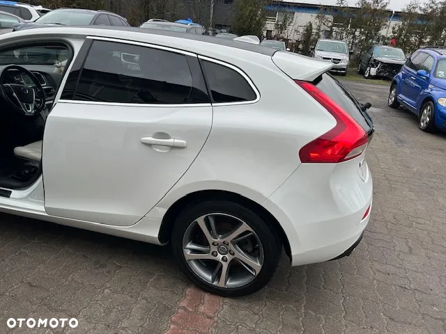 Volvo V40 T5 Drive-E R-Design Summum - 6