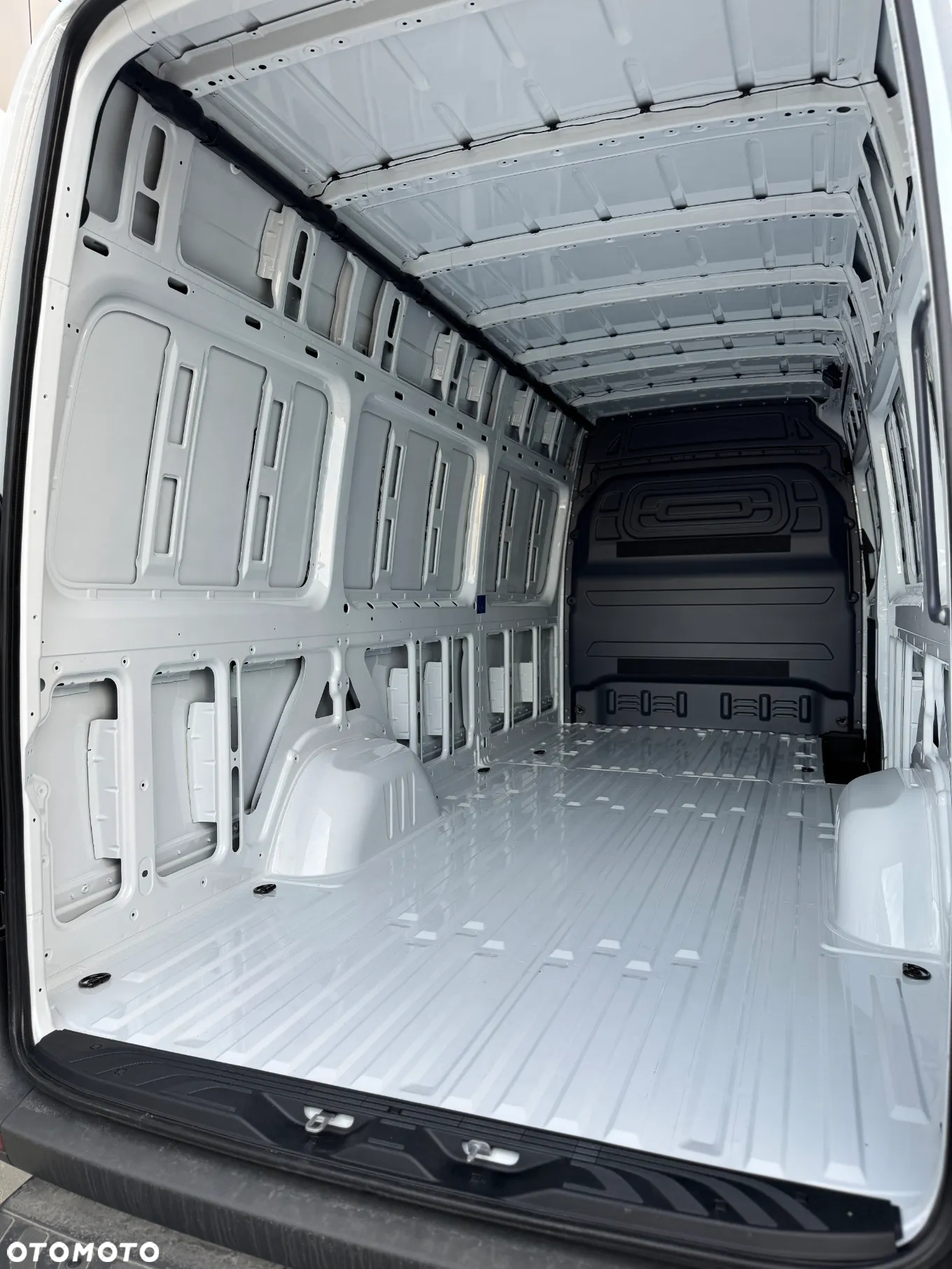 Mercedes-Benz Sprinter - 23