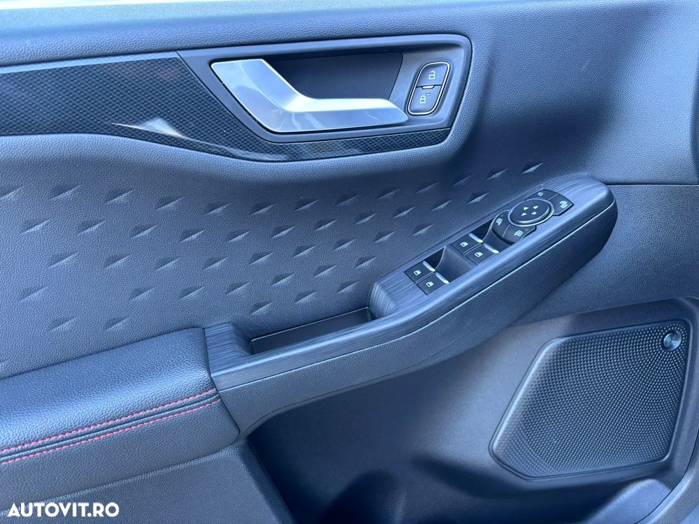 Ford Kuga ver-2-5-duratec-phev-st-line-x - 17