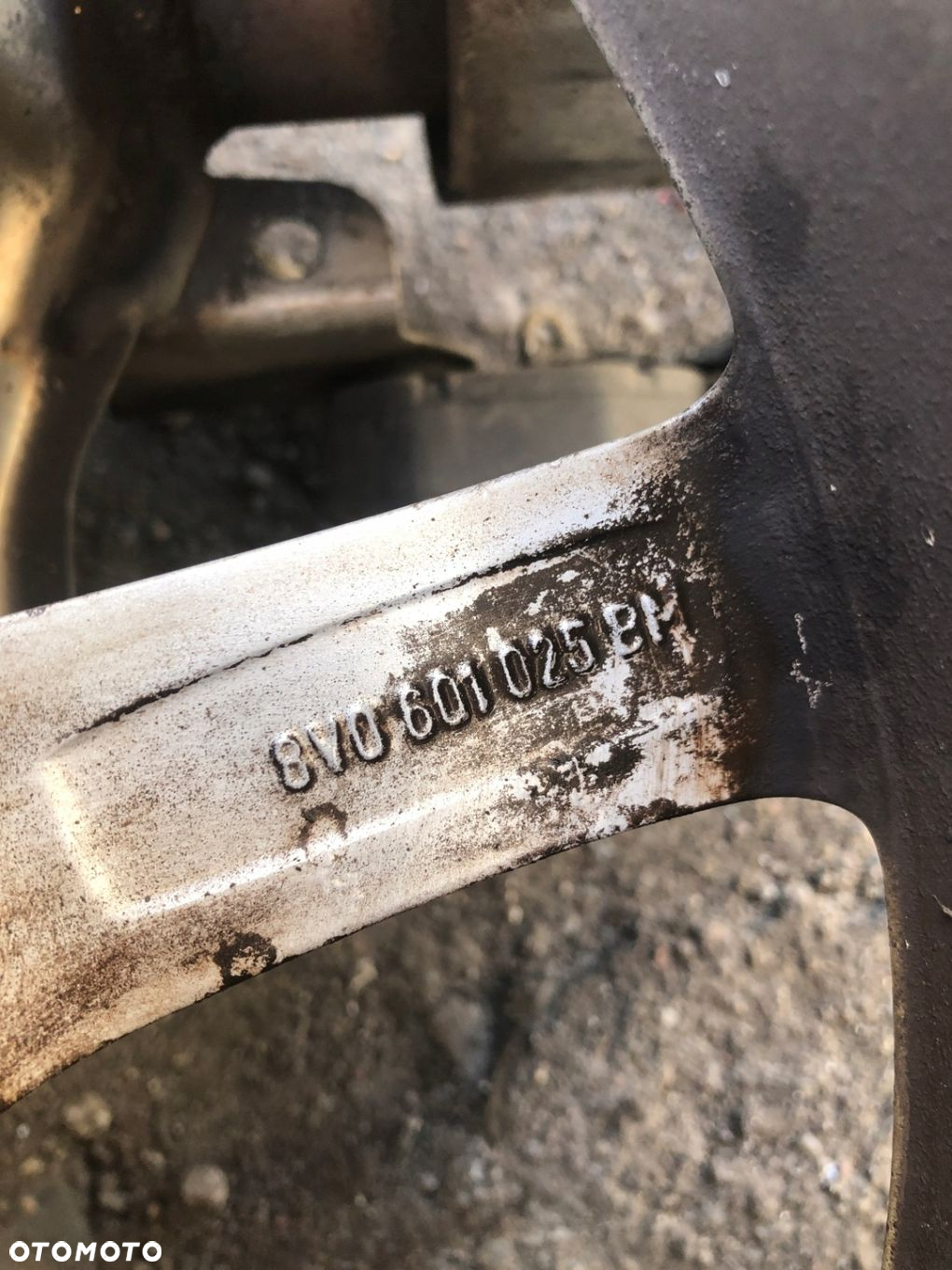 FELGI KOŁA AUDI 6.5Jx16H2 ET 46 8V0601025BM 5x112 - 11