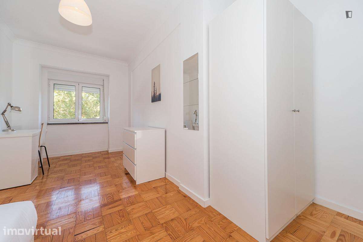 Quarto - localizado em Sete Rios Lisbon - Grande imagem: 2/15
