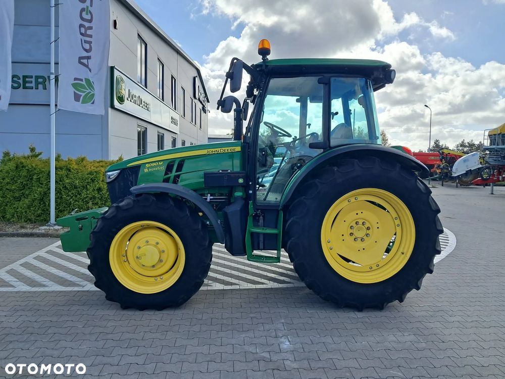 John Deere 5090M - 1