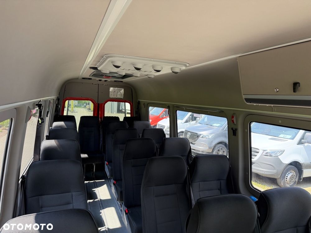 Mercedes-Benz Sprinter 516 - 15