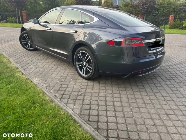 Tesla Model S Long Range Plus - 8
