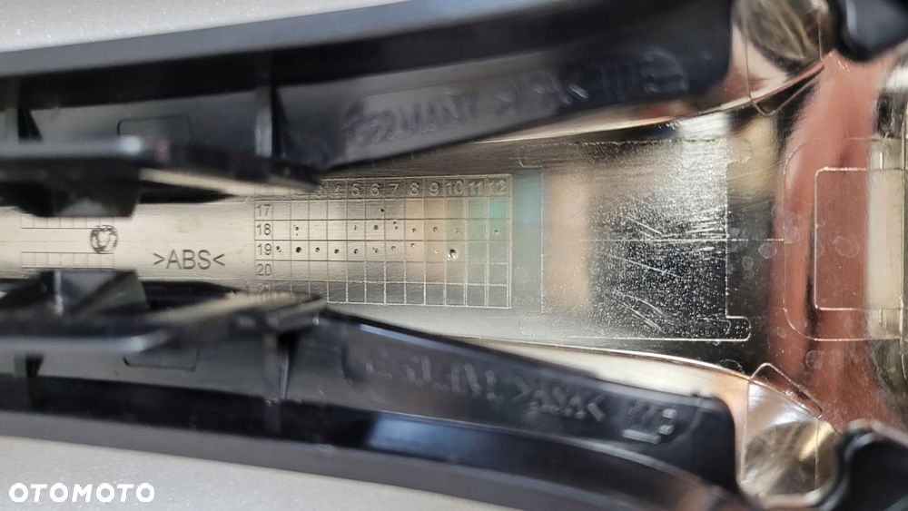 GRILL ATRAPA NERKI CHROM BMW 1 F40 2019- - 10