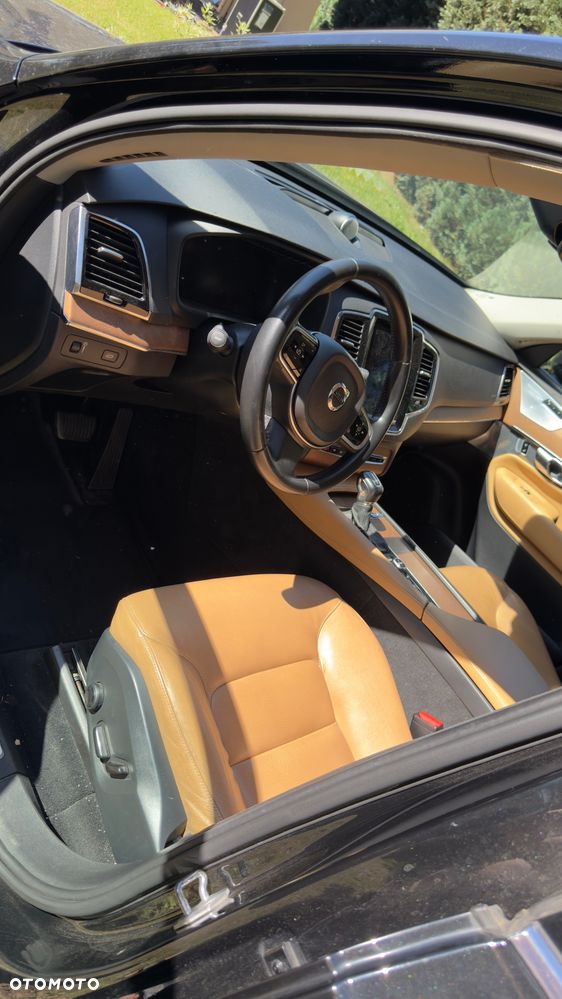 Volvo XC 90 D5 AWD Momentum - 4