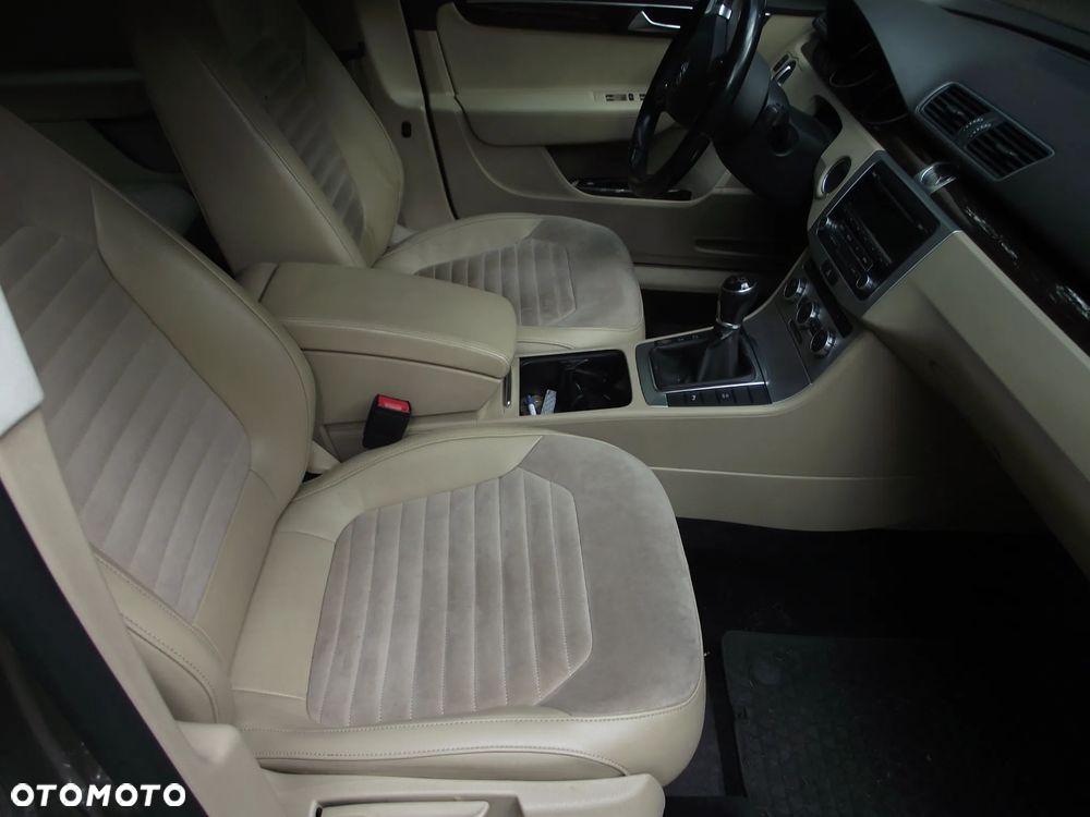 Volkswagen Passat 2.0 TDI Highline - 10