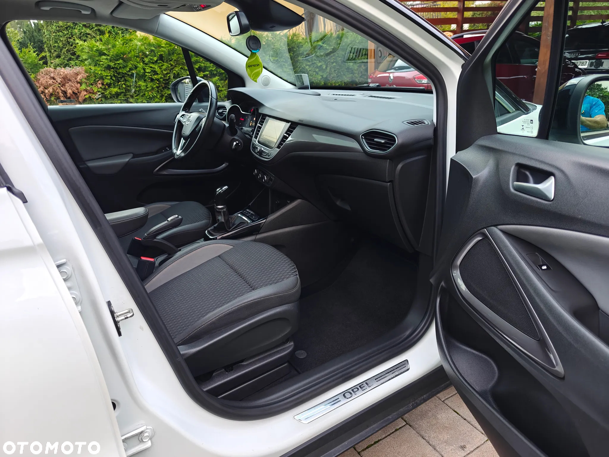 Opel Crossland X - 13