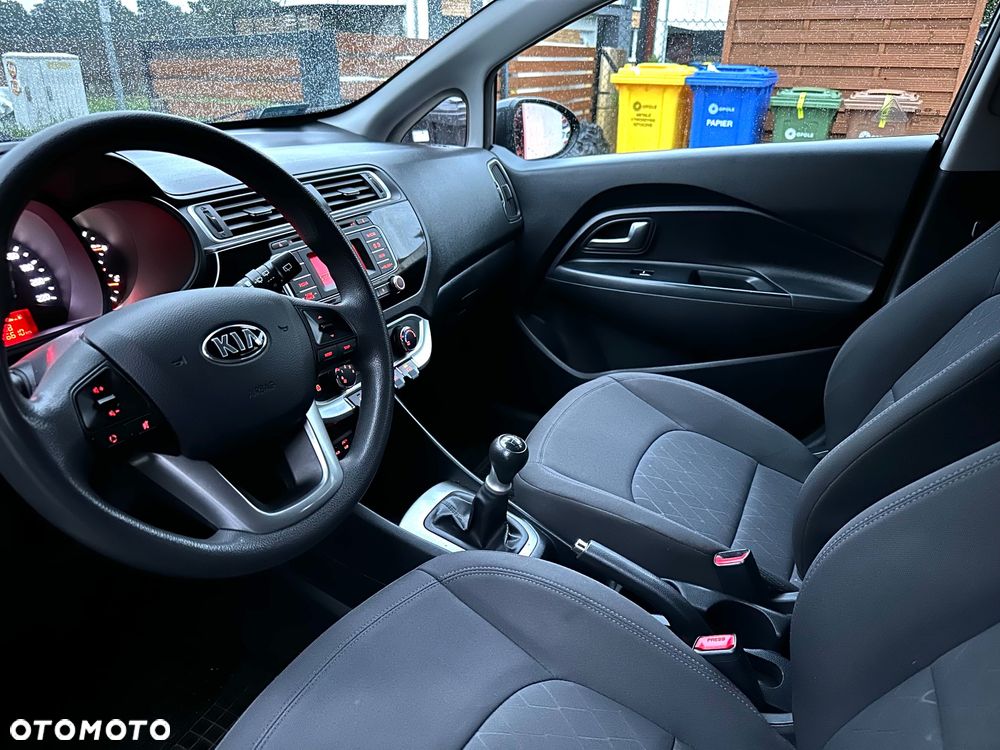 Kia Rio 1.2 M - 11