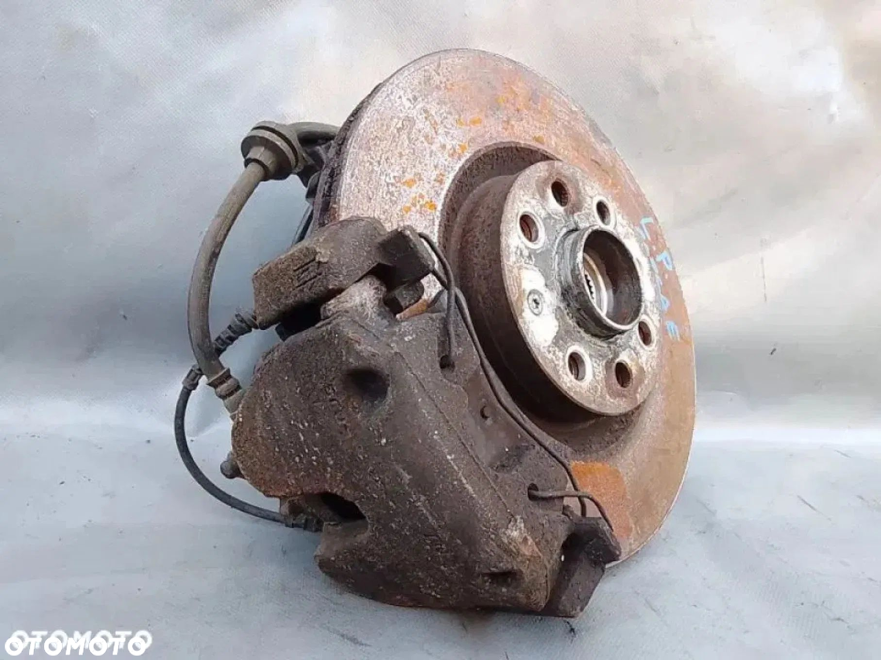 Opel Corsa E 1.4 Turbo Zacisk Hamulcowy Przedni Lewy Przód Tarcza - 2