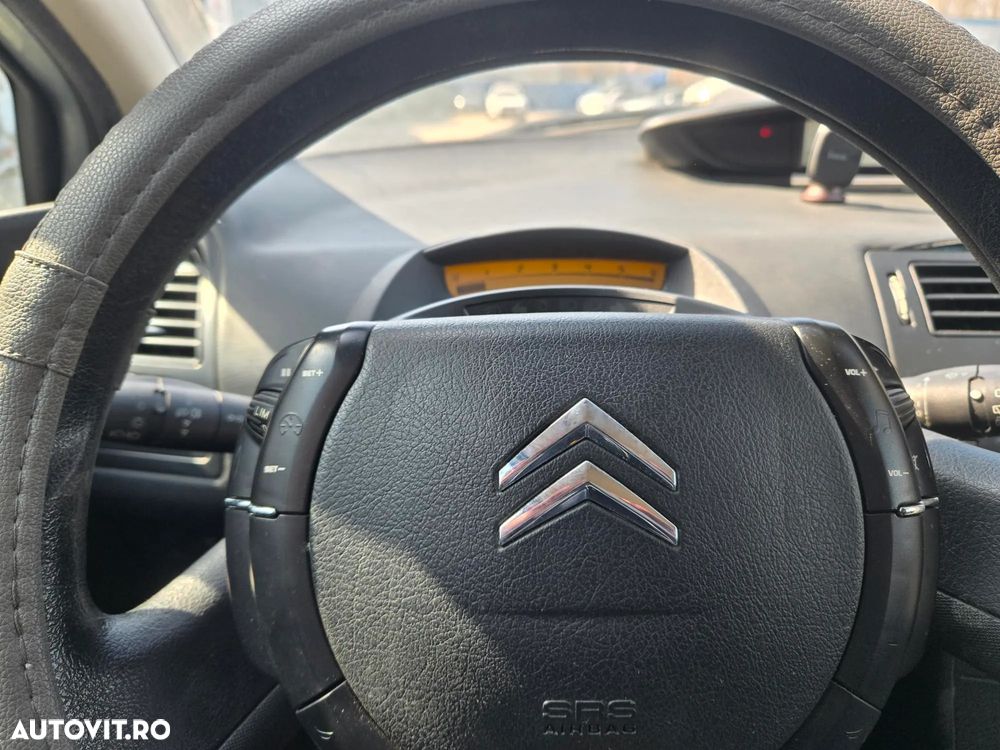 Citroën C4 1.6 HDI 16V SX - 11
