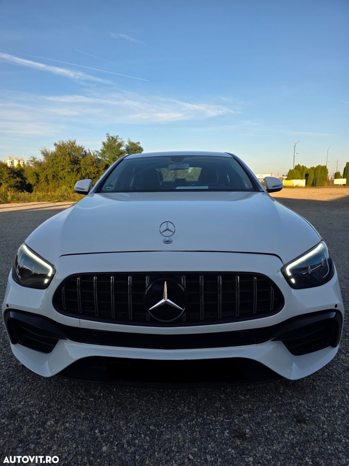 Mercedes-Benz E 220 d T 9G-TRONIC - 1