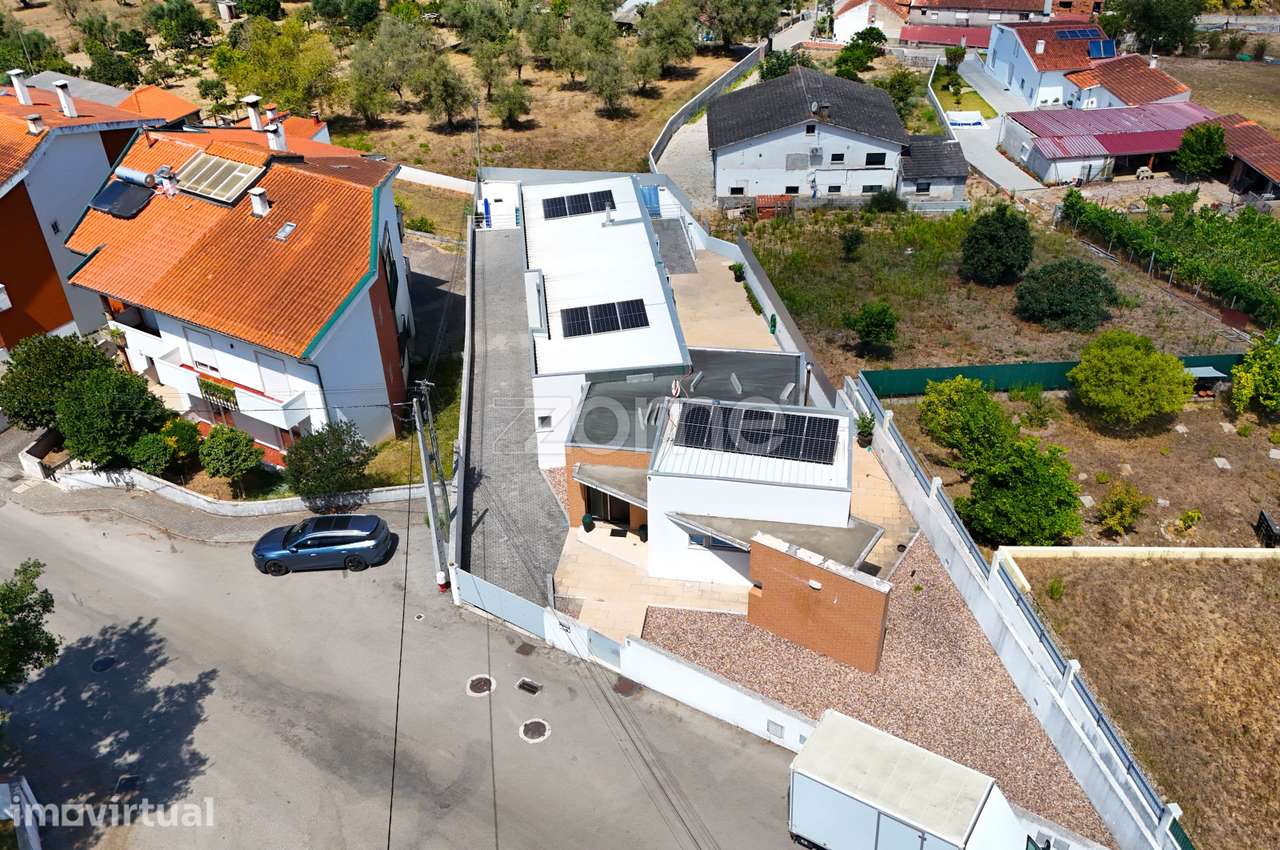 Moradia Moderna em Taveiro, Coimbra com Vistas Desafogadas - Grande imagem: 3/60