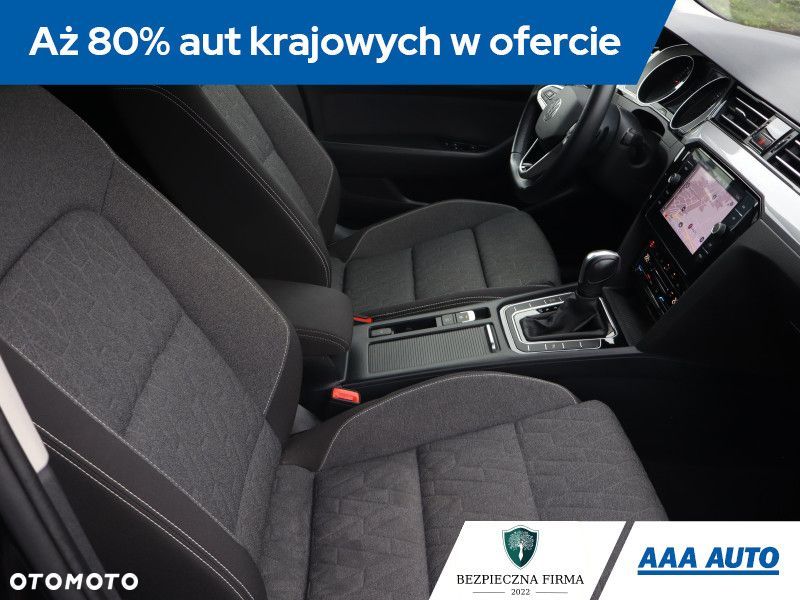 Volkswagen Passat Variant - 11