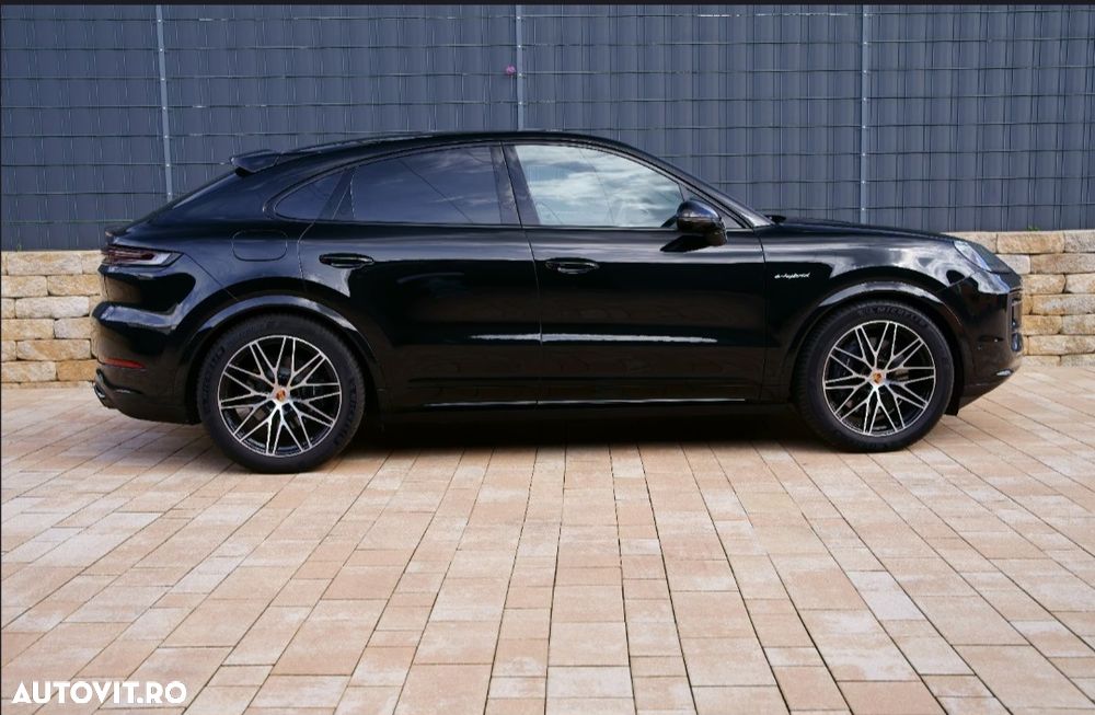 Porsche Cayenne Coupe E-Hybrid Black Edition - 5
