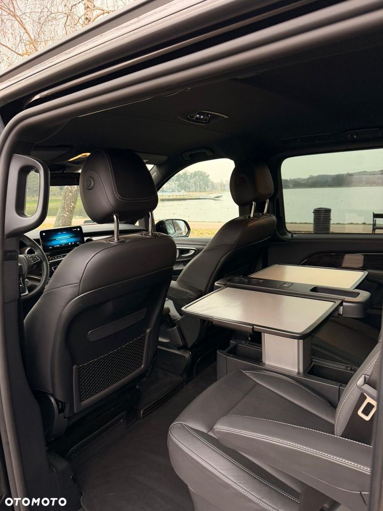 Mercedes-Benz Klasa V - 8