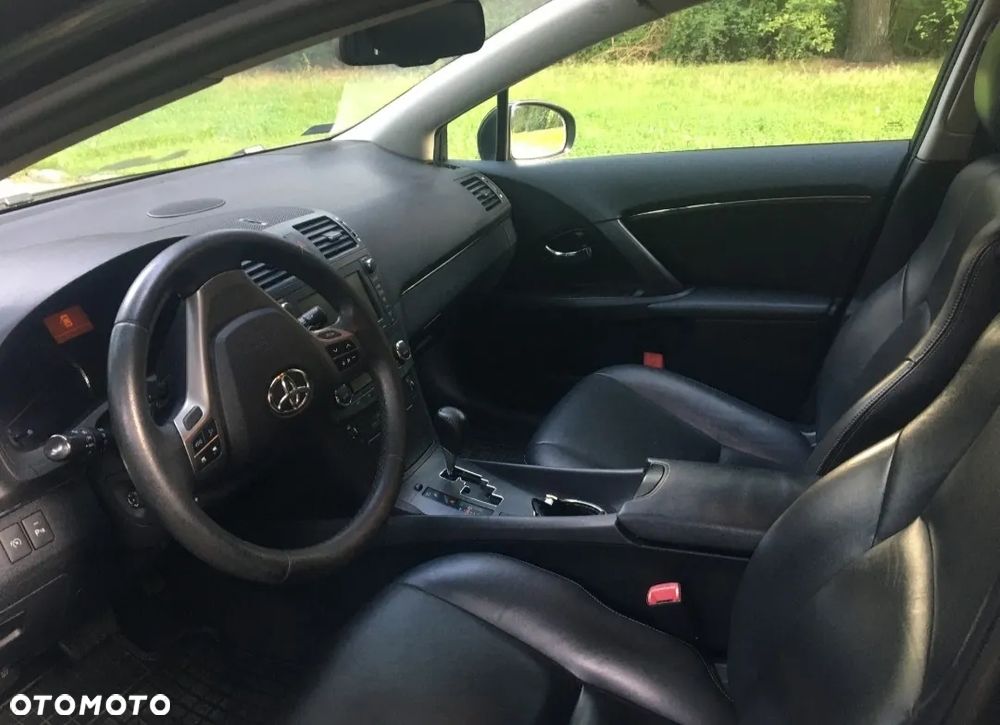Toyota Avensis - 6