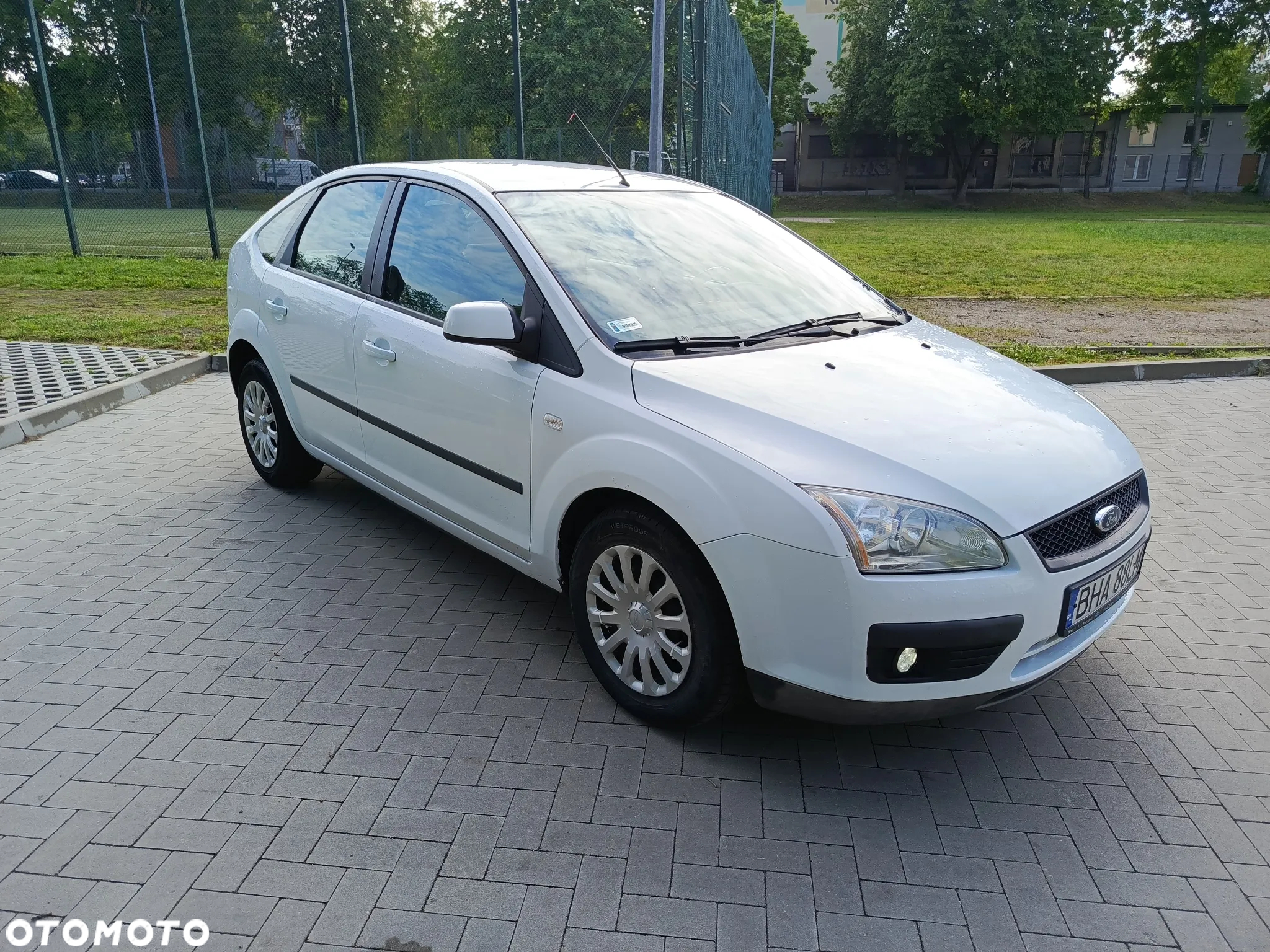 Ford Focus 1.6 Ambiente - 2