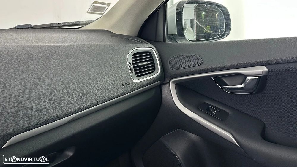 Volvo V40 1.6 D2 Eco Momentum - 42