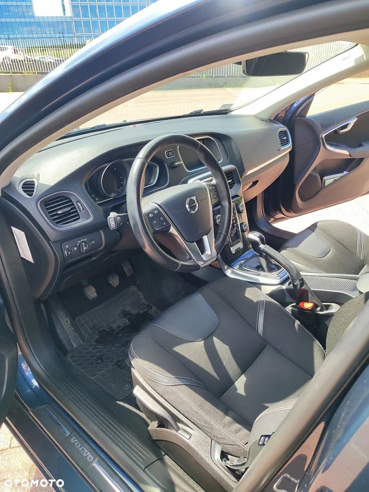 Volvo V40 D2 Momentum - 8