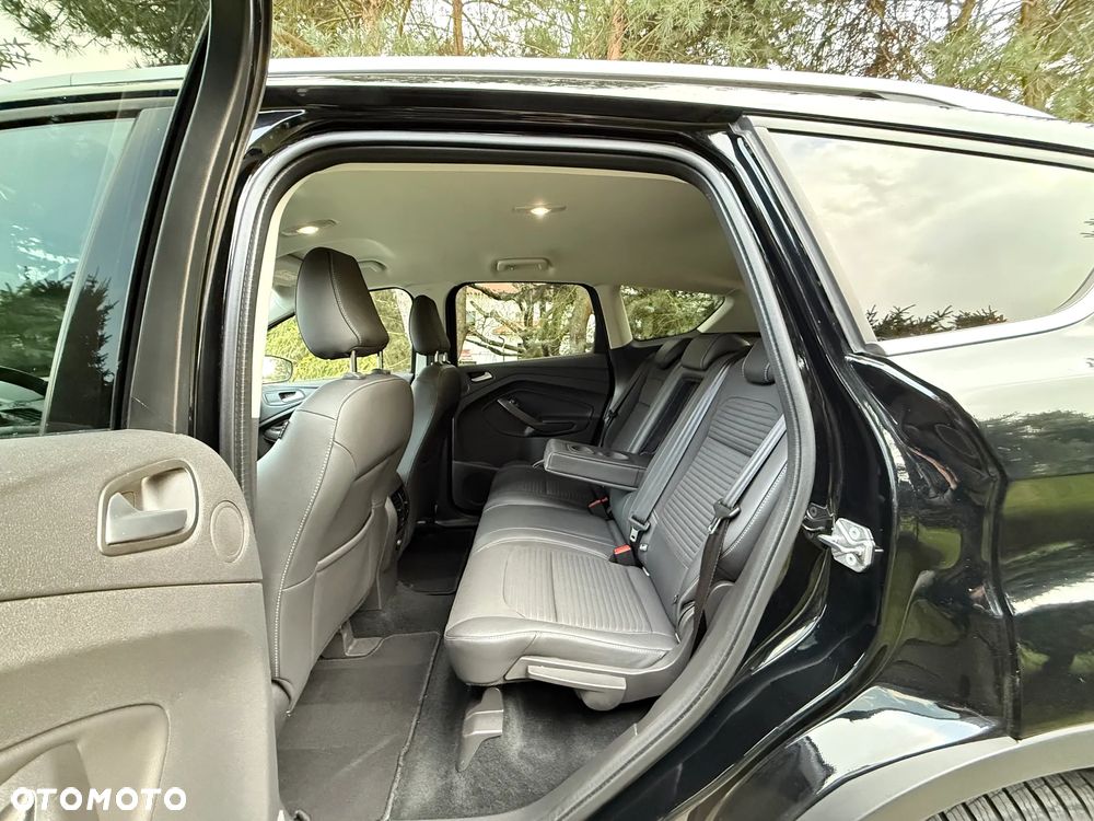 Ford Kuga 1.5 EcoBoost 2x4 Titanium - 24