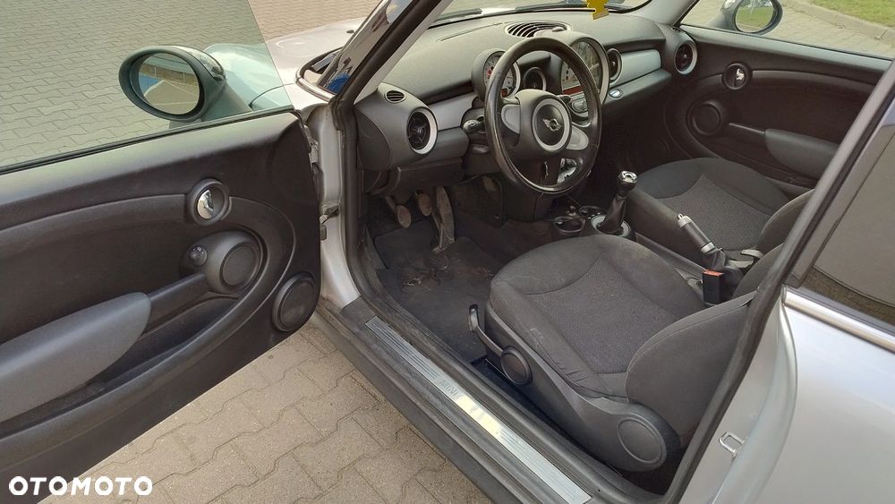 MINI Cooper Standard - 23