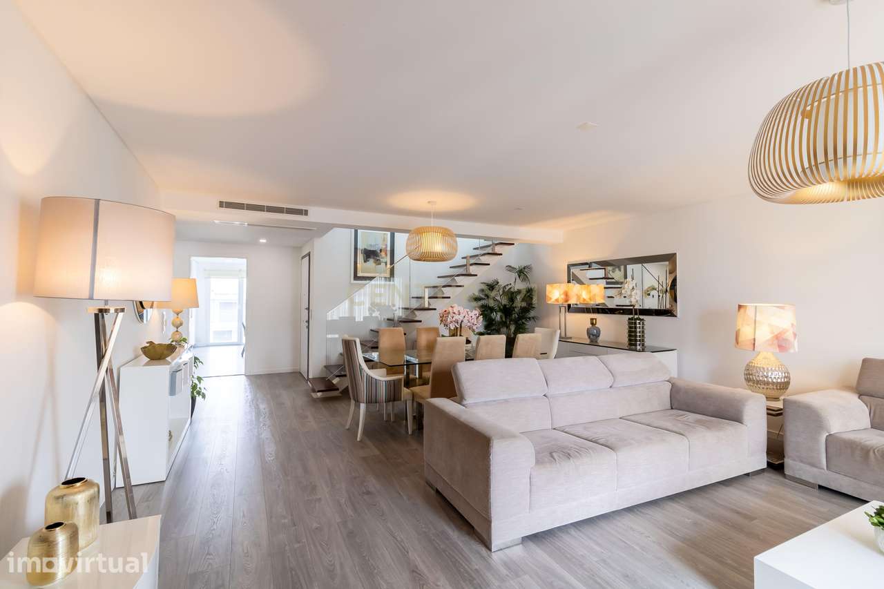 Duplex T4 em Oeiras com terraço e box (3 vagas) - Grande imagem: 3/29